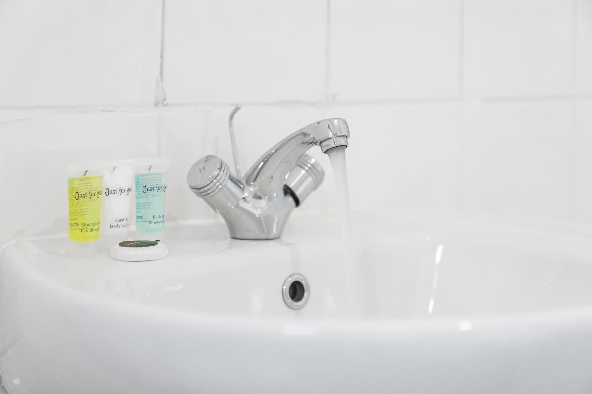 Harborne 2 Bedroom House - Parking - Smart Tv - Wifi - 62W 버밍엄 외부 사진