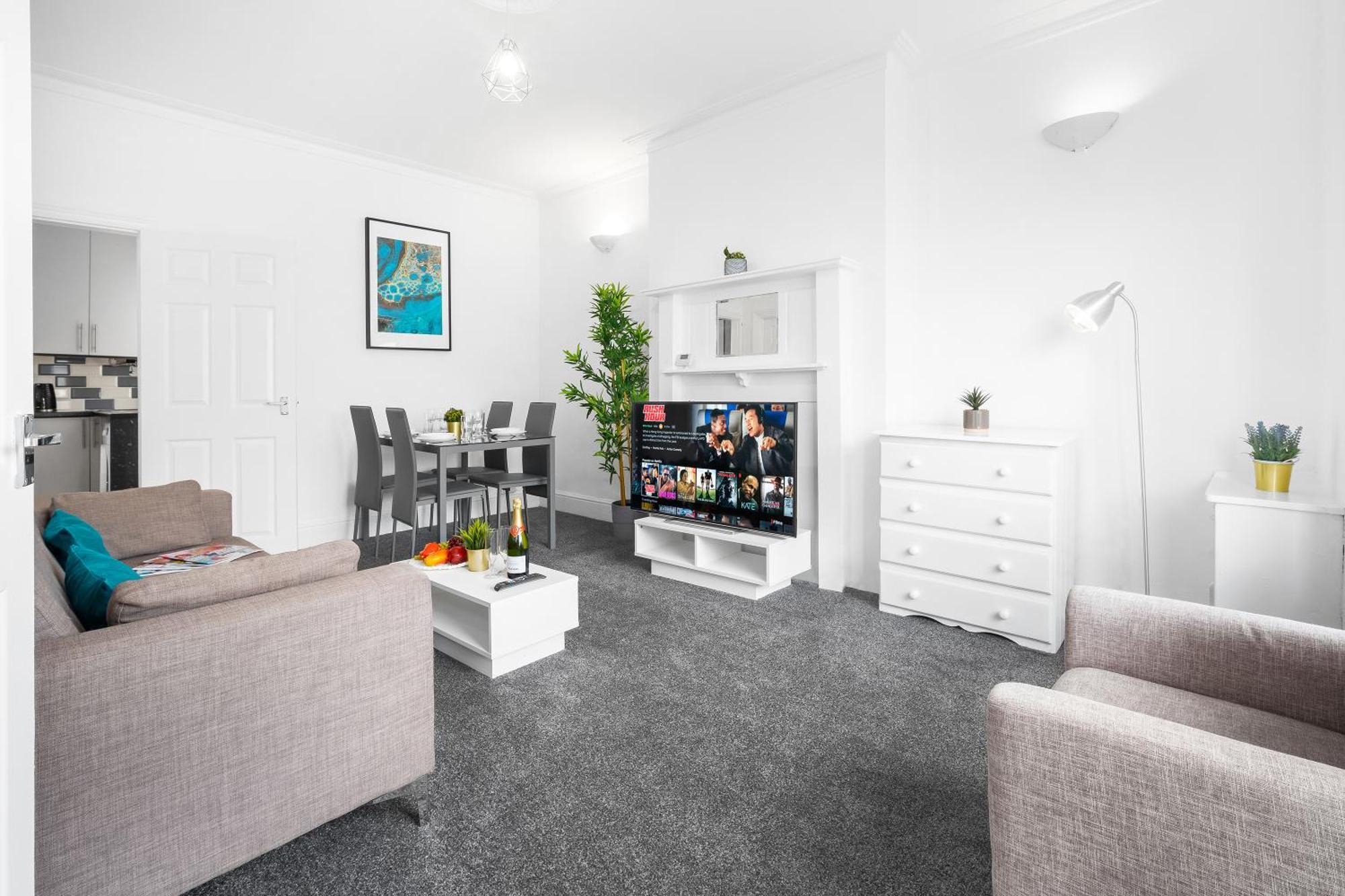 Harborne 2 Bedroom House - Parking - Smart Tv - Wifi - 62W 버밍엄 외부 사진